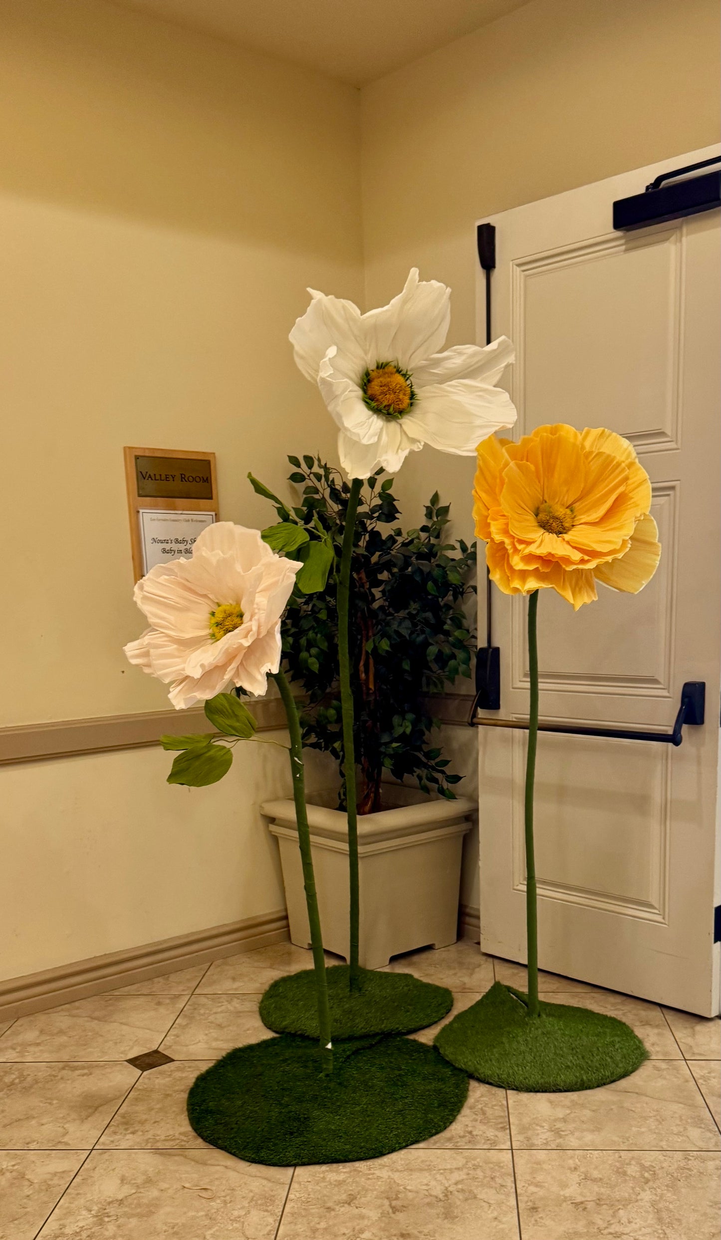 GIANT PAPER FLOWERS