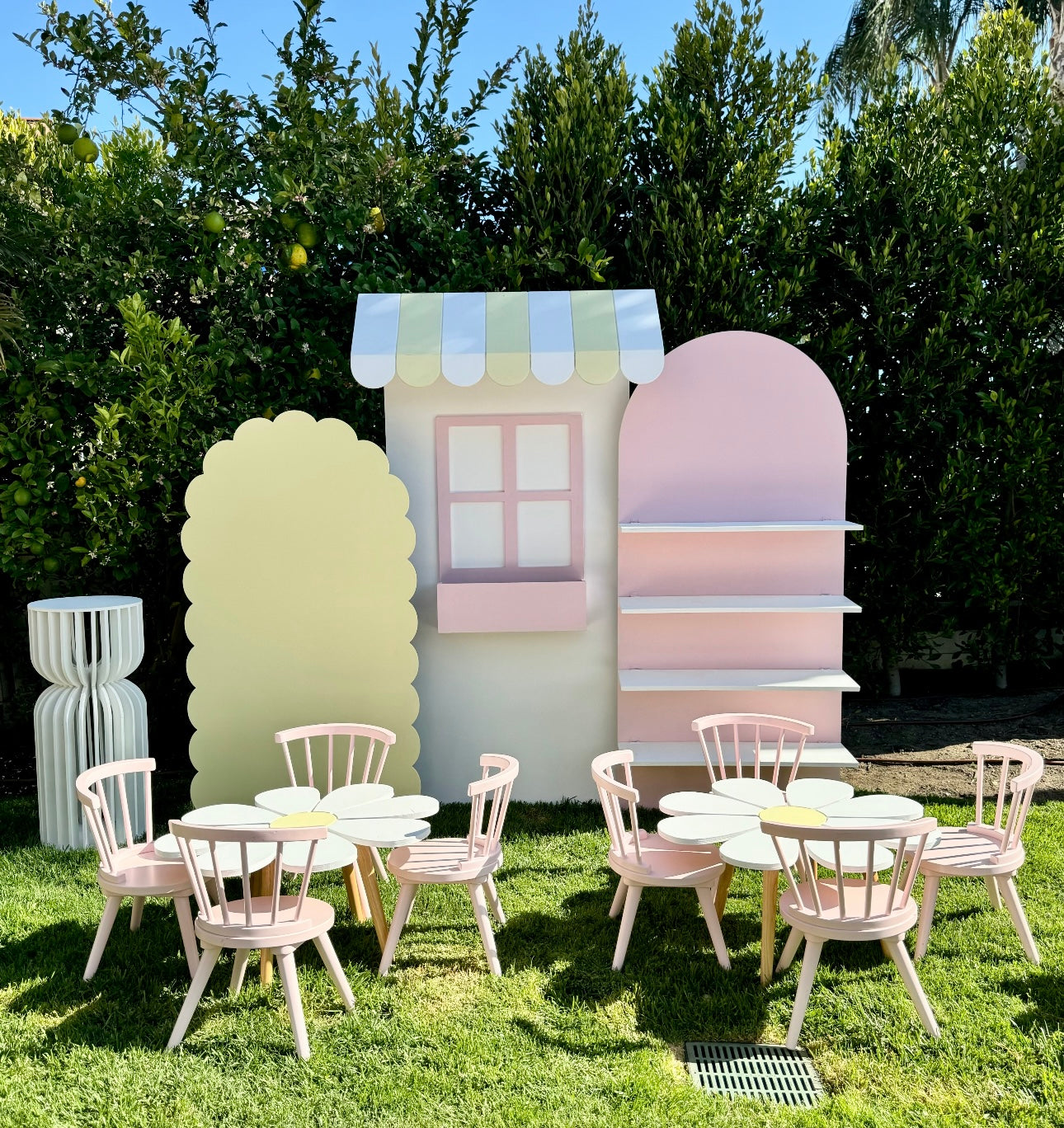 KIDS SUNFLOWER TABLE