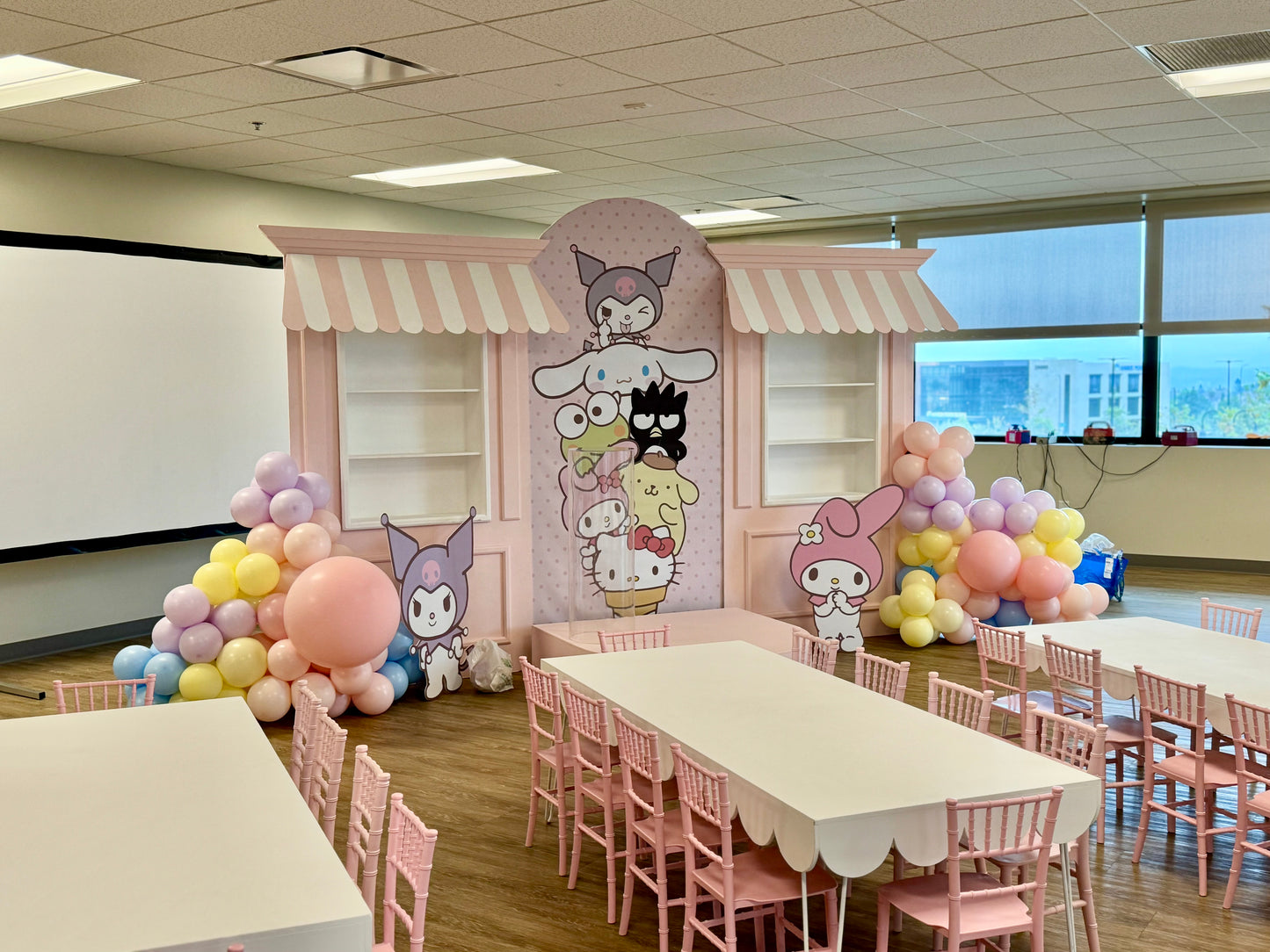 SCALLOP KIDS TABLES