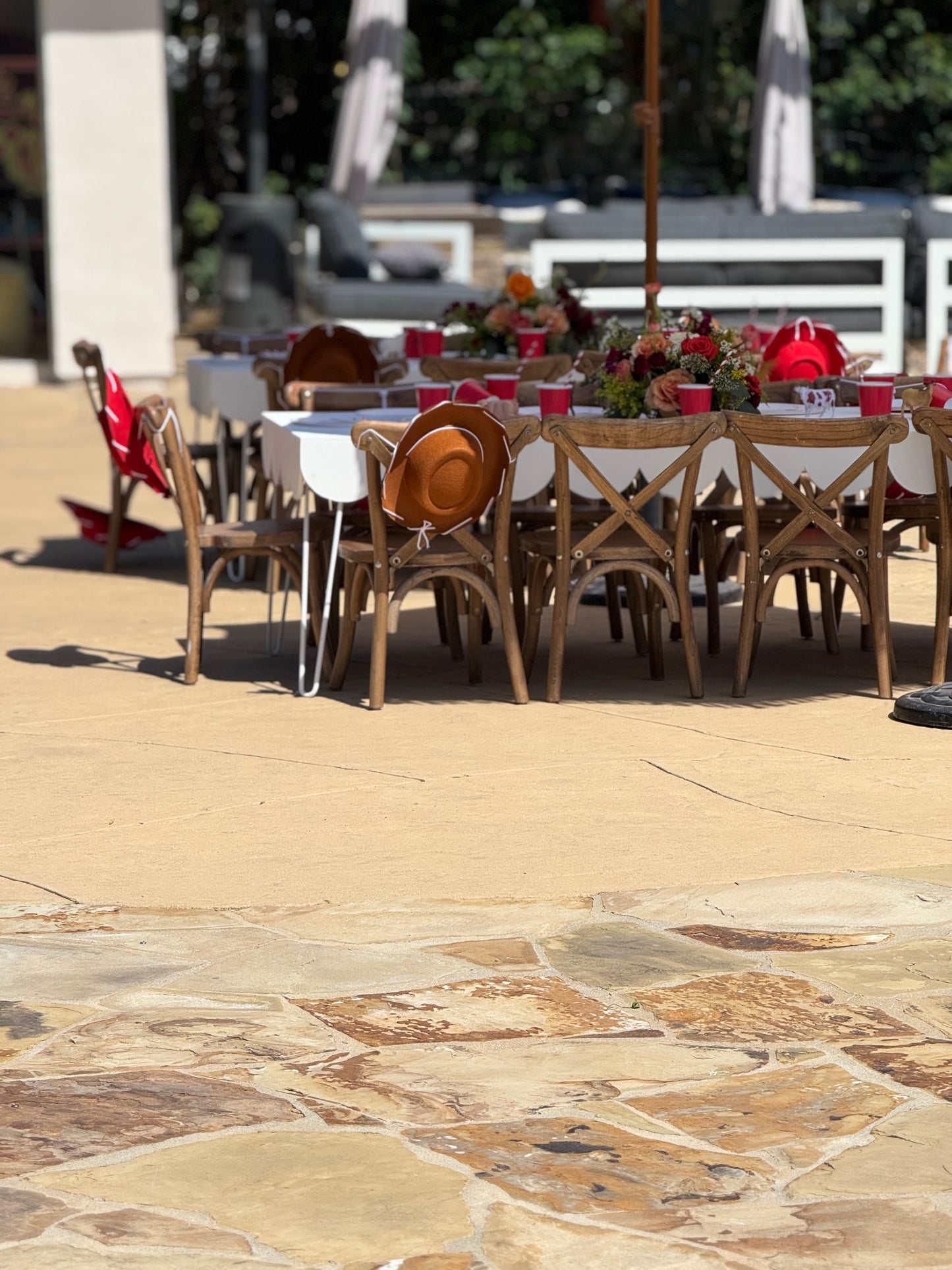 SCALLOP KIDS TABLES