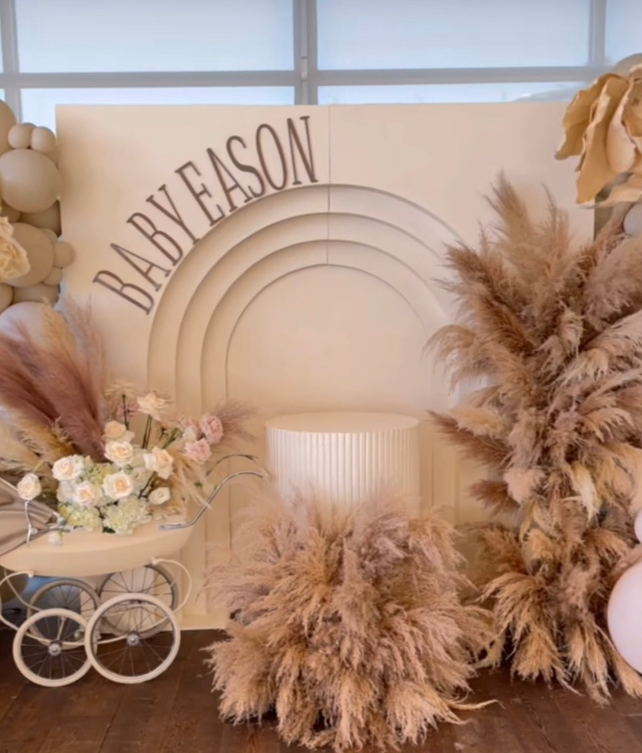 3D MULTILAYER WALL 7'x7'  &  Ripple Cake Stand Combo