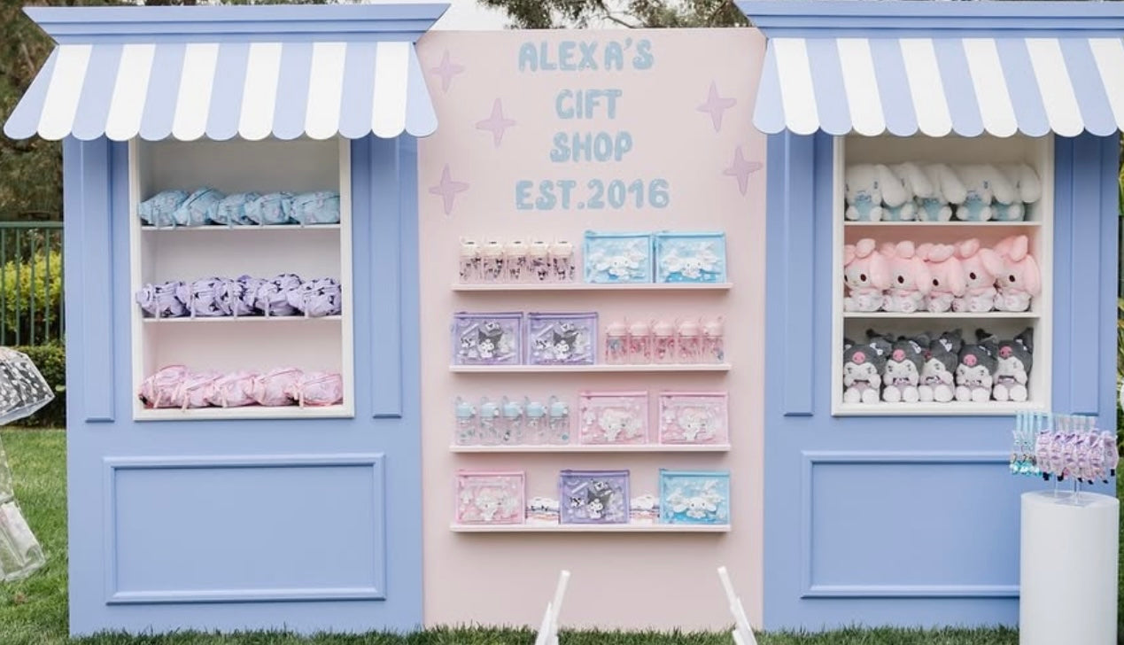 LARGE HELLO KITTY SHOP (4 PIECES)