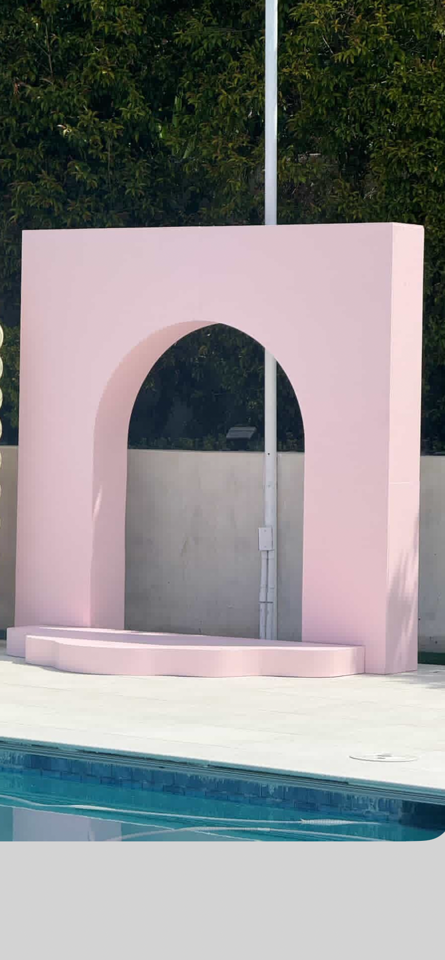 THE SWEET SPOTLIGHT BACKDROP & WAVY STAGE