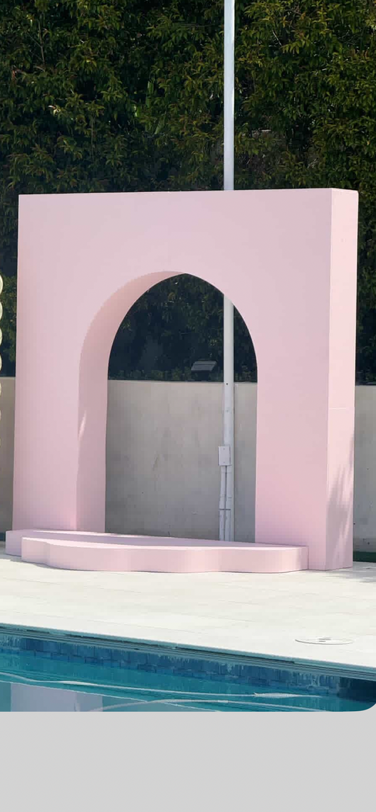 THE SWEET SPOTLIGHT BACKDROP & WAVY STAGE