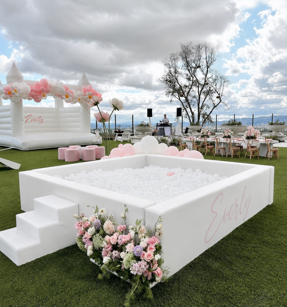 White Rectangular Ball Pit (8x8)